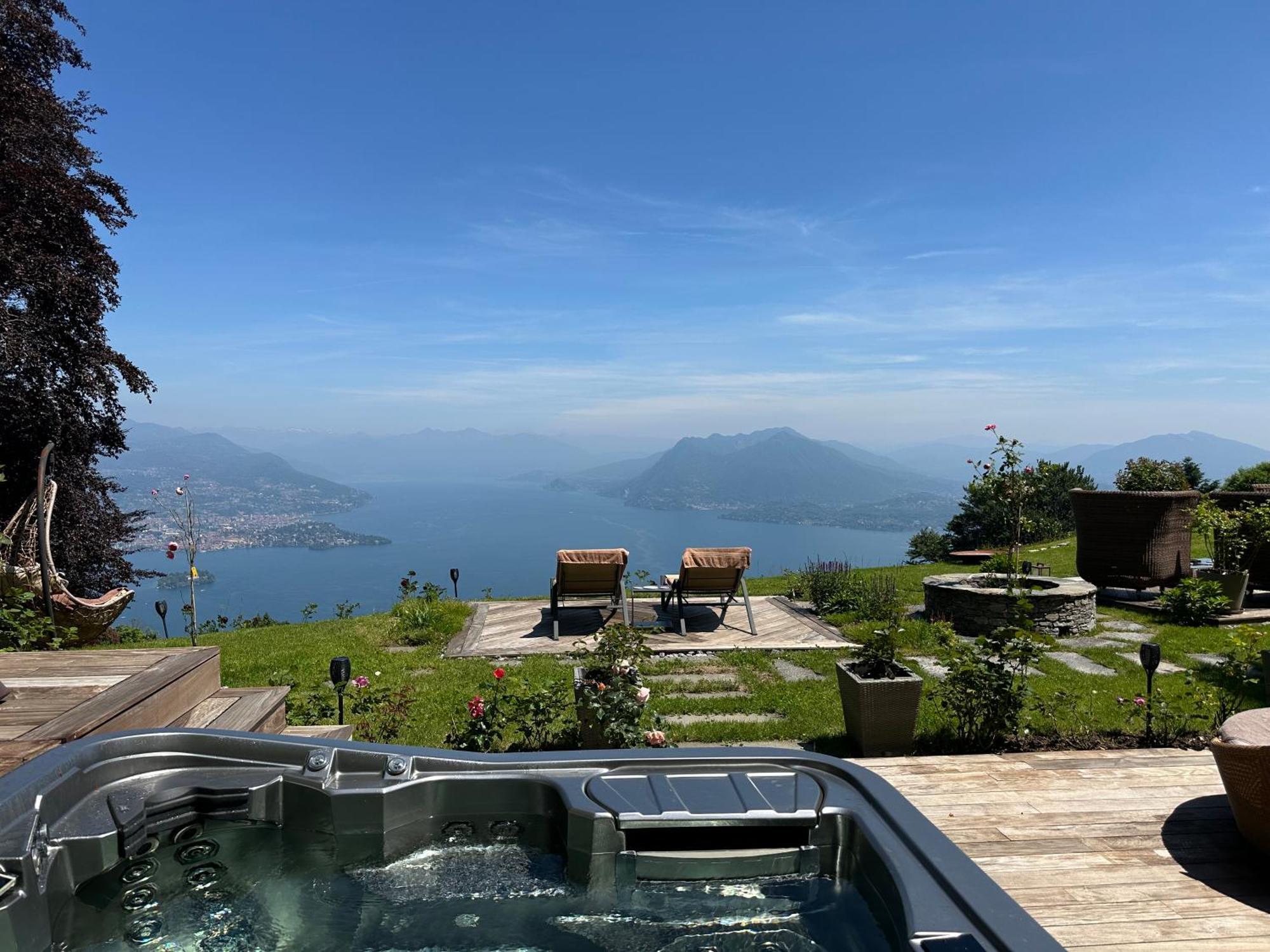 Frühstückspension Private Luxury & Silence Retreat With Spectacular View Over The Maggiore